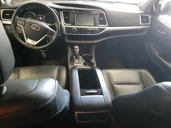 5TDJZRFH0JS525912 2018 TOYOTA HIGHLANDER - Image 8