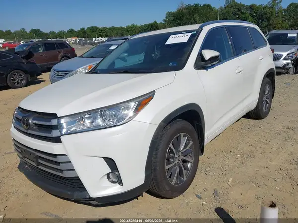 5TDJZRFH0JS526249 2018 TOYOTA HIGHLANDER - Image 2