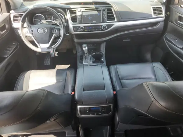 5TDJZRFH0JS526431 2018 TOYOTA HIGHLANDER - Image 8
