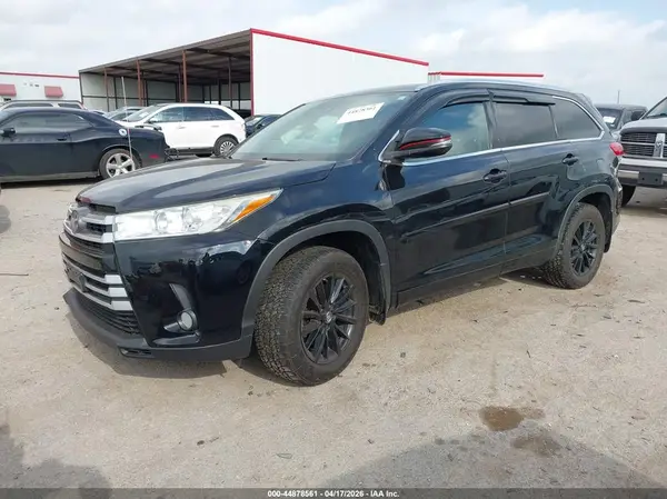 5TDJZRFH0JS528390 2018 TOYOTA HIGHLANDER - Image 2