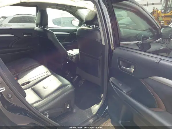 5TDJZRFH0JS528390 2018 TOYOTA HIGHLANDER - Image 8