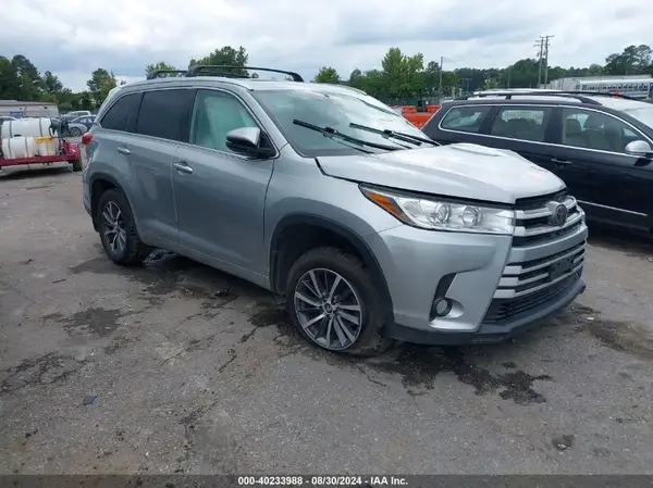 5TDJZRFH0JS529197 2018 TOYOTA HIGHLANDER - Image 1