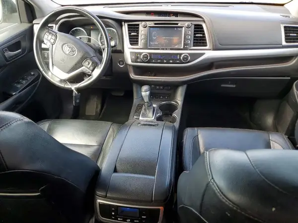 5TDJZRFH0JS533251 2018 TOYOTA HIGHLANDER - Image 8