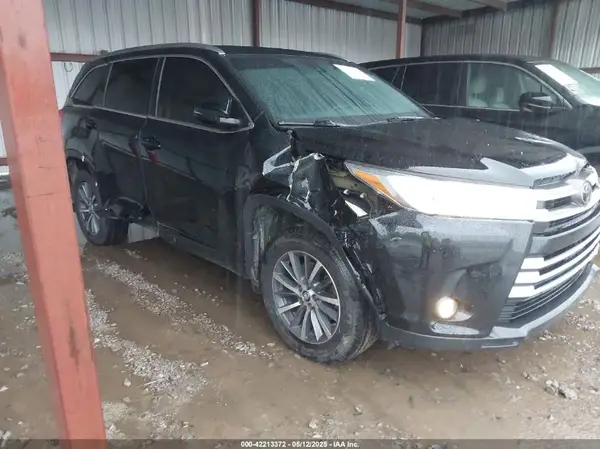 5TDJZRFH0JS542841 2018 TOYOTA HIGHLANDER - Image 1