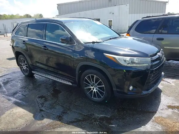 5TDJZRFH0JS545416 2018 TOYOTA HIGHLANDER - Image 1