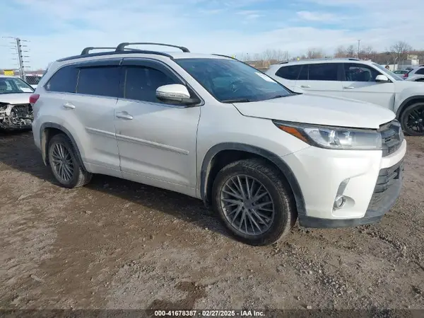 5TDJZRFH0JS551331 2018 TOYOTA HIGHLANDER - Image 1