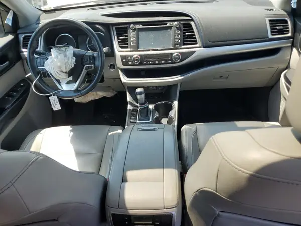 5TDJZRFH0JS553399 2018 TOYOTA HIGHLANDER - Image 8
