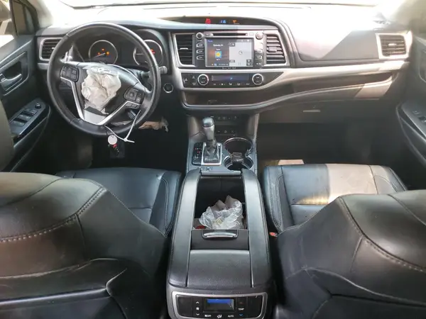 5TDJZRFH0JS554102 2018 TOYOTA HIGHLANDER - Image 8