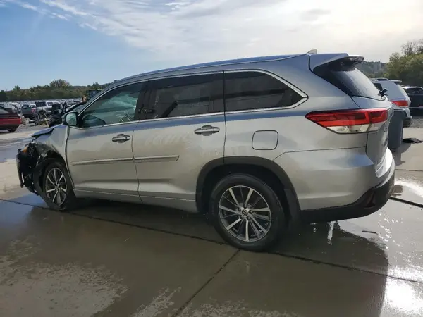 5TDJZRFH0JS554259 2018 TOYOTA HIGHLANDER - Image 2