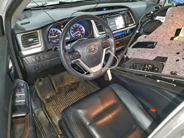 5TDJZRFH0JS556612 2018 TOYOTA HIGHLANDER - Image 8