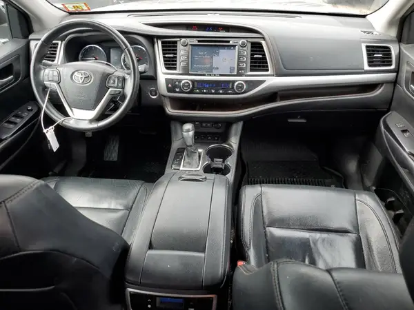 5TDJZRFH0JS560126 2018 TOYOTA HIGHLANDER - Image 8