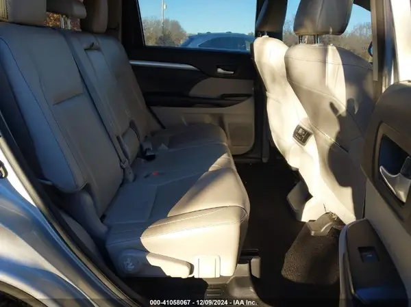 5TDJZRFH0JS803272 2018 TOYOTA HIGHLANDER - Image 8