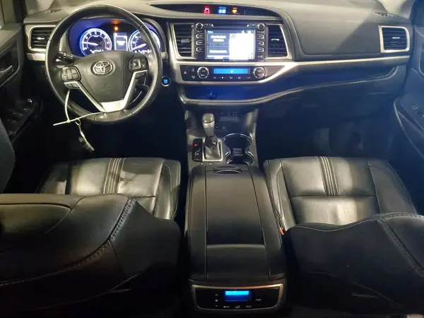 5TDJZRFH0JS805149 2018 TOYOTA HIGHLANDER - Image 8
