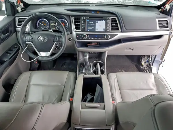 5TDJZRFH0JS805717 2018 TOYOTA HIGHLANDER - Image 8