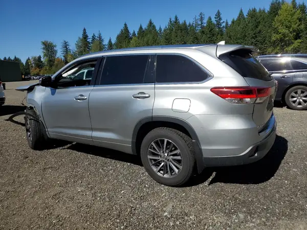 5TDJZRFH0JS818032 2018 TOYOTA HIGHLANDER - Image 2