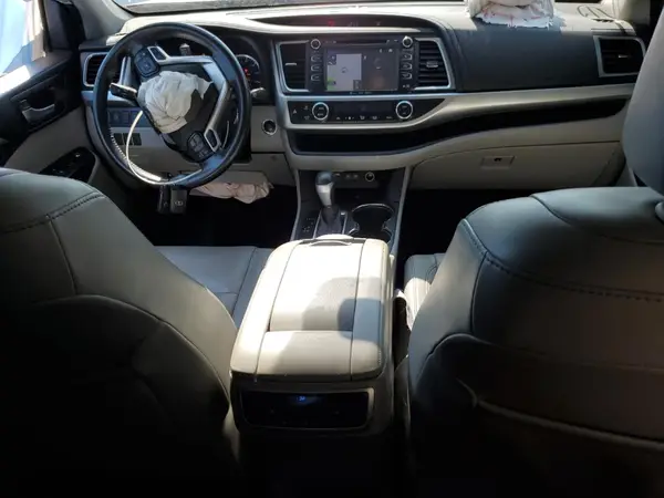 5TDJZRFH0JS818032 2018 TOYOTA HIGHLANDER - Image 8
