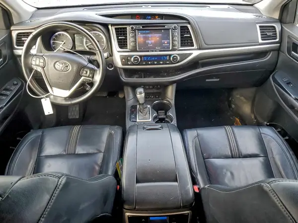 5TDJZRFH0JS819715 2018 TOYOTA HIGHLANDER - Image 8
