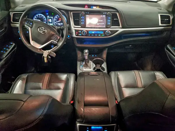 5TDJZRFH0JS820377 2018 TOYOTA HIGHLANDER - Image 8