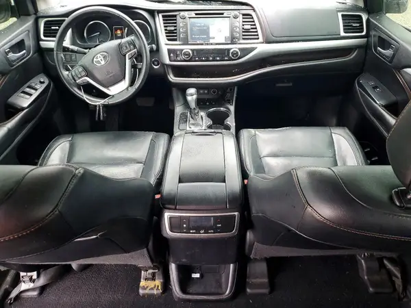 5TDJZRFH0JS820959 2018 TOYOTA HIGHLANDER - Image 8