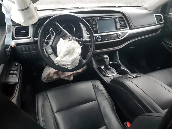5TDJZRFH0JS823537 2018 TOYOTA HIGHLANDER - Image 8