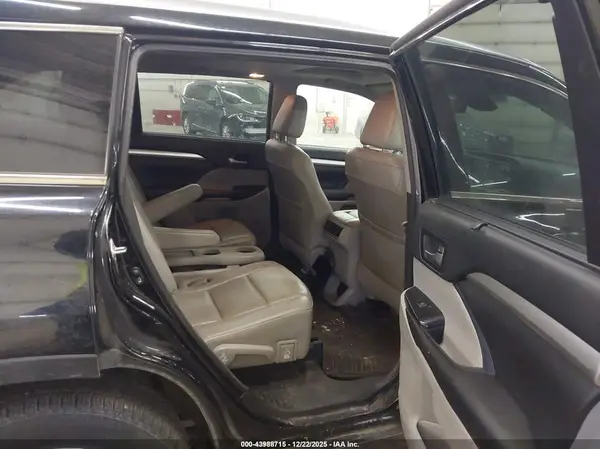 5TDJZRFH0JS828222 2018 TOYOTA HIGHLANDER - Image 8