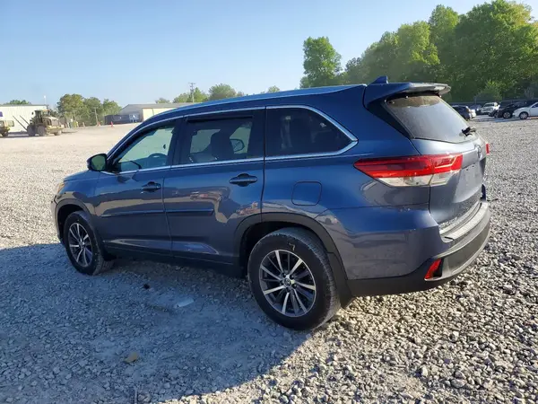 5TDJZRFH0JS838636 2018 TOYOTA HIGHLANDER - Image 2