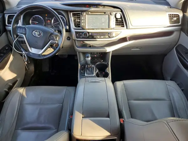 5TDJZRFH0JS838636 2018 TOYOTA HIGHLANDER - Image 8