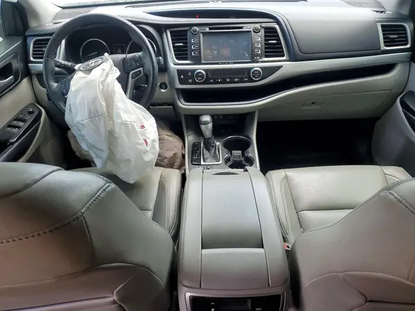 5TDJZRFH0JS841973 2018 TOYOTA HIGHLANDER - Image 8