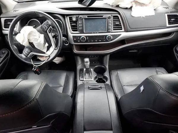 5TDJZRFH0JS842282 2018 TOYOTA HIGHLANDER - Image 8