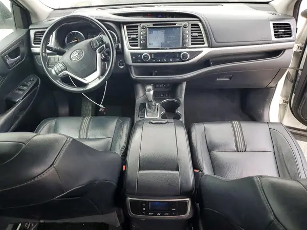 5TDJZRFH0JS845621 2018 TOYOTA HIGHLANDER - Image 8