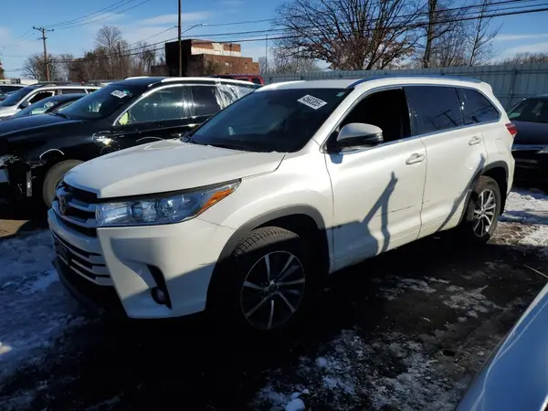 5TDJZRFH0JS846445 2018 TOYOTA HIGHLANDER - Image 1