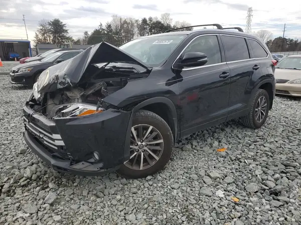 5TDJZRFH0JS846865 2018 TOYOTA HIGHLANDER - Image 1