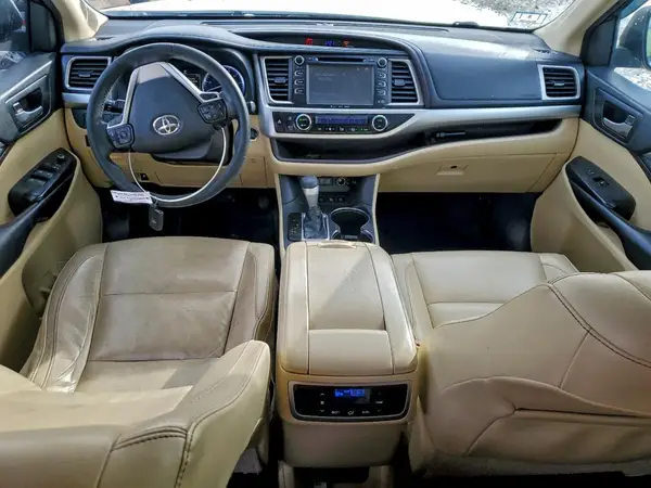 5TDJZRFH0JS851032 2018 TOYOTA HIGHLANDER - Image 8