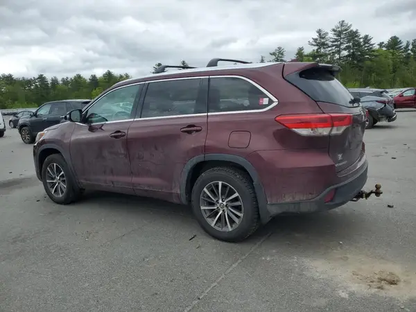 5TDJZRFH0JS857493 2018 TOYOTA HIGHLANDER - Image 2