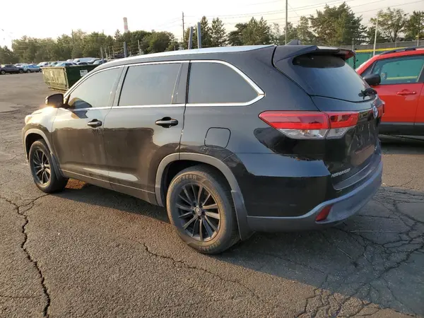 5TDJZRFH0JS859325 2018 TOYOTA HIGHLANDER - Image 2