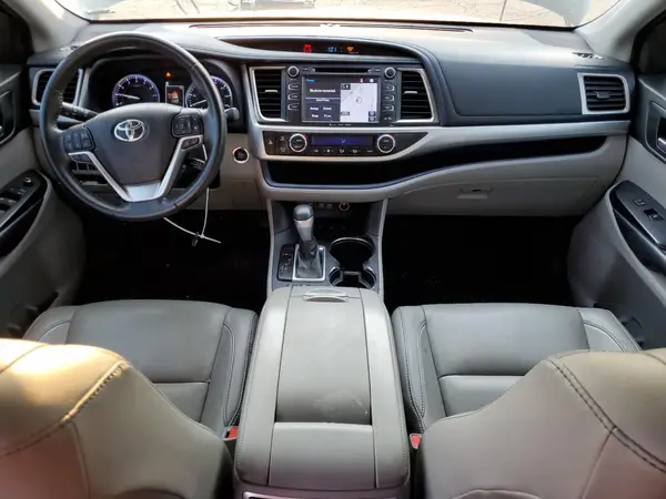 5TDJZRFH0JS859325 2018 TOYOTA HIGHLANDER - Image 8