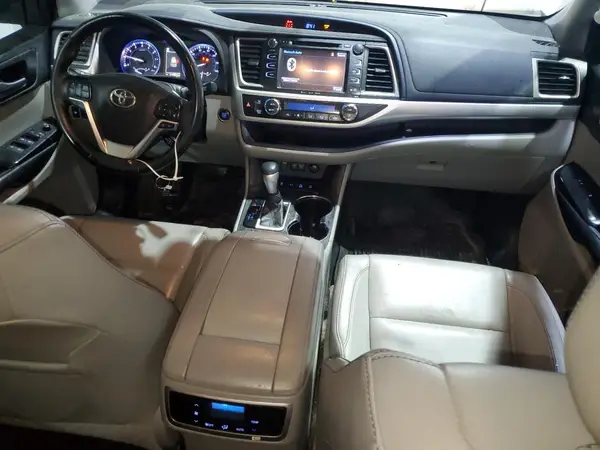 5TDJZRFH0JS861771 2018 TOYOTA HIGHLANDER - Image 8