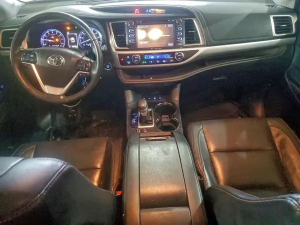 5TDJZRFH0JS862970 2018 TOYOTA HIGHLANDER - Image 8