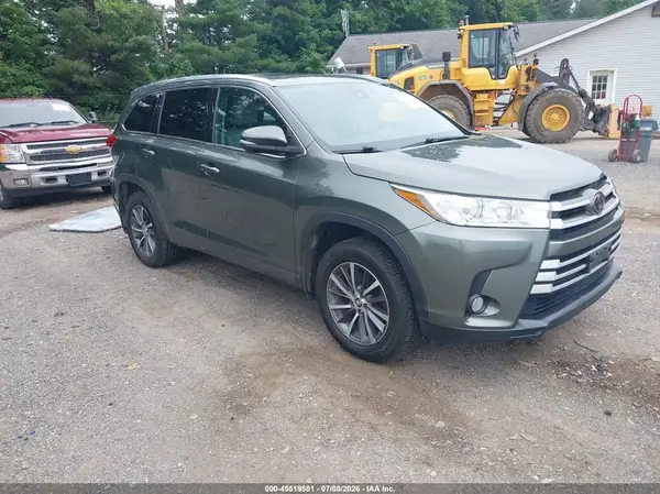 5TDJZRFH0JS866596 2018 TOYOTA HIGHLANDER - Image 1