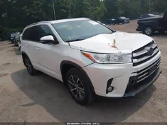 5TDJZRFH0JS869501 2018 TOYOTA HIGHLANDER