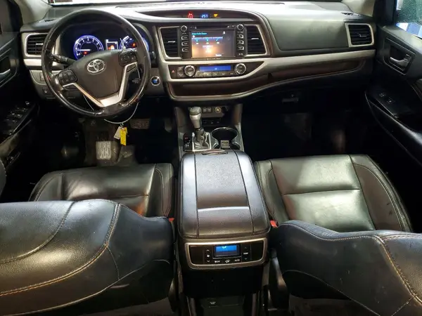 5TDJZRFH0JS872379 2018 TOYOTA HIGHLANDER - Image 8