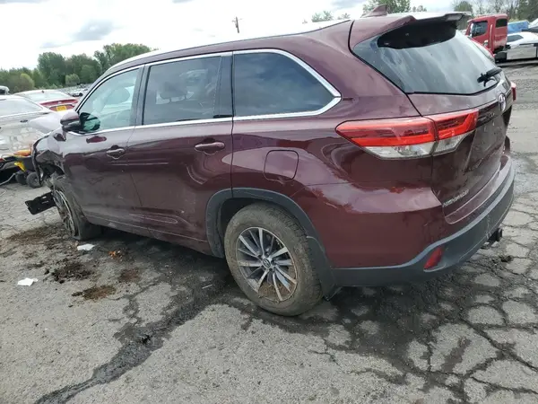 5TDJZRFH0JS874049 2018 TOYOTA HIGHLANDER - Image 2