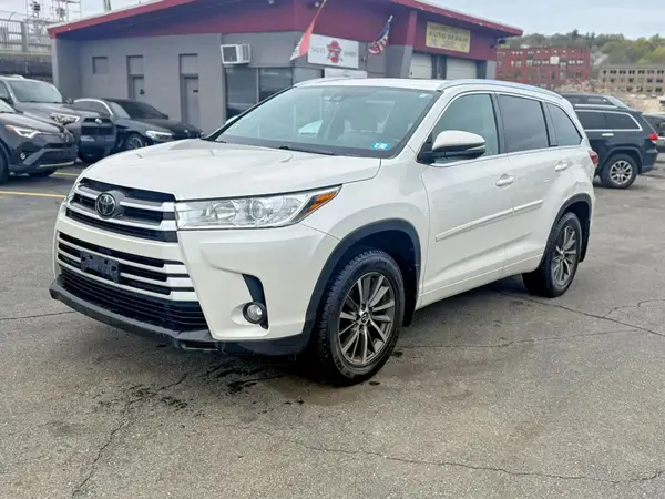 5TDJZRFH0JS881597 2018 TOYOTA HIGHLANDER - Image 1