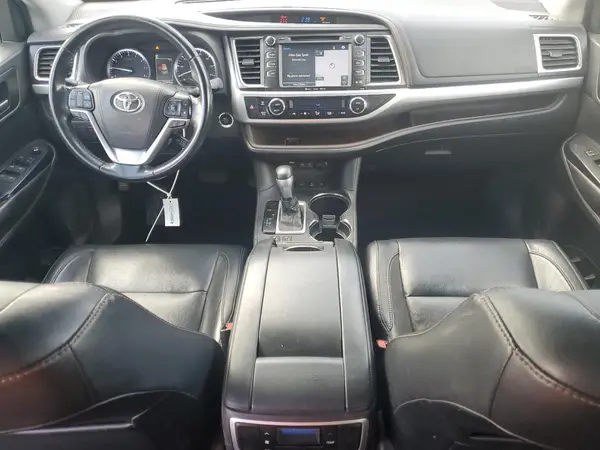 5TDJZRFH0JS882488 2018 TOYOTA HIGHLANDER - Image 8