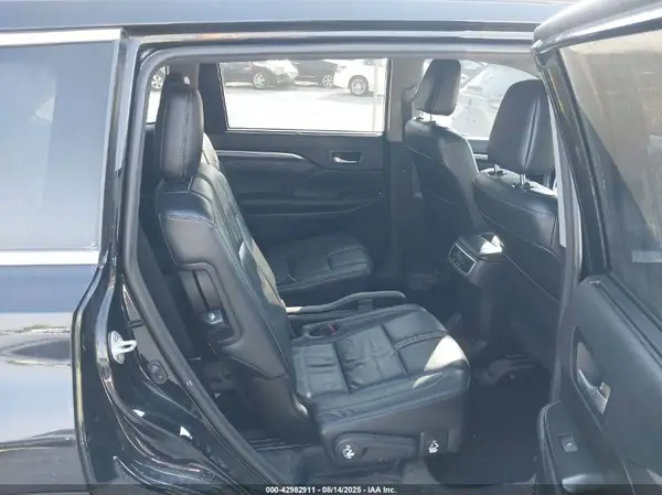 5TDJZRFH0JS893717 2018 TOYOTA HIGHLANDER - Image 8