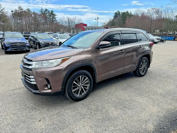 5TDJZRFH0JS905980 2018 TOYOTA HIGHLANDER - Image 2