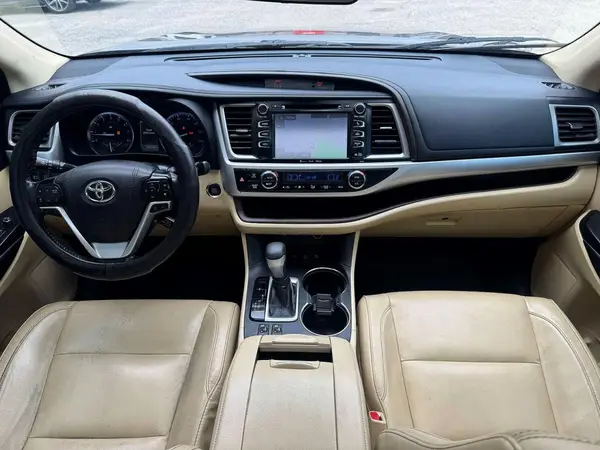 5TDJZRFH0JS905980 2018 TOYOTA HIGHLANDER - Image 8
