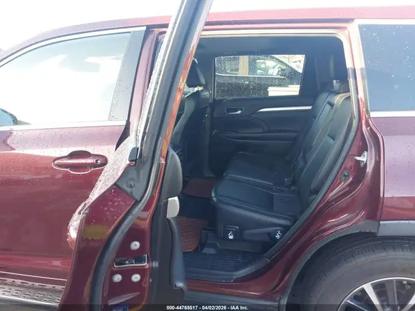 5TDJZRFH0JS906238 2018 TOYOTA HIGHLANDER - Image 8