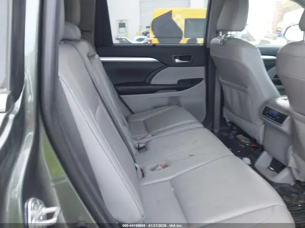 5TDJZRFH0JS910810 2018 TOYOTA HIGHLANDER - Image 8