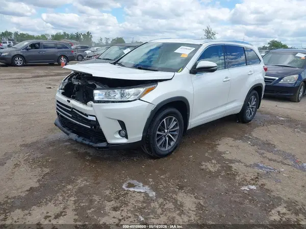 5TDJZRFH0JS912508 2018 TOYOTA HIGHLANDER - Image 2